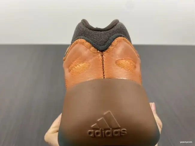 700 Boost V3 Yeezy GY4109 Copfade Adidas 0606